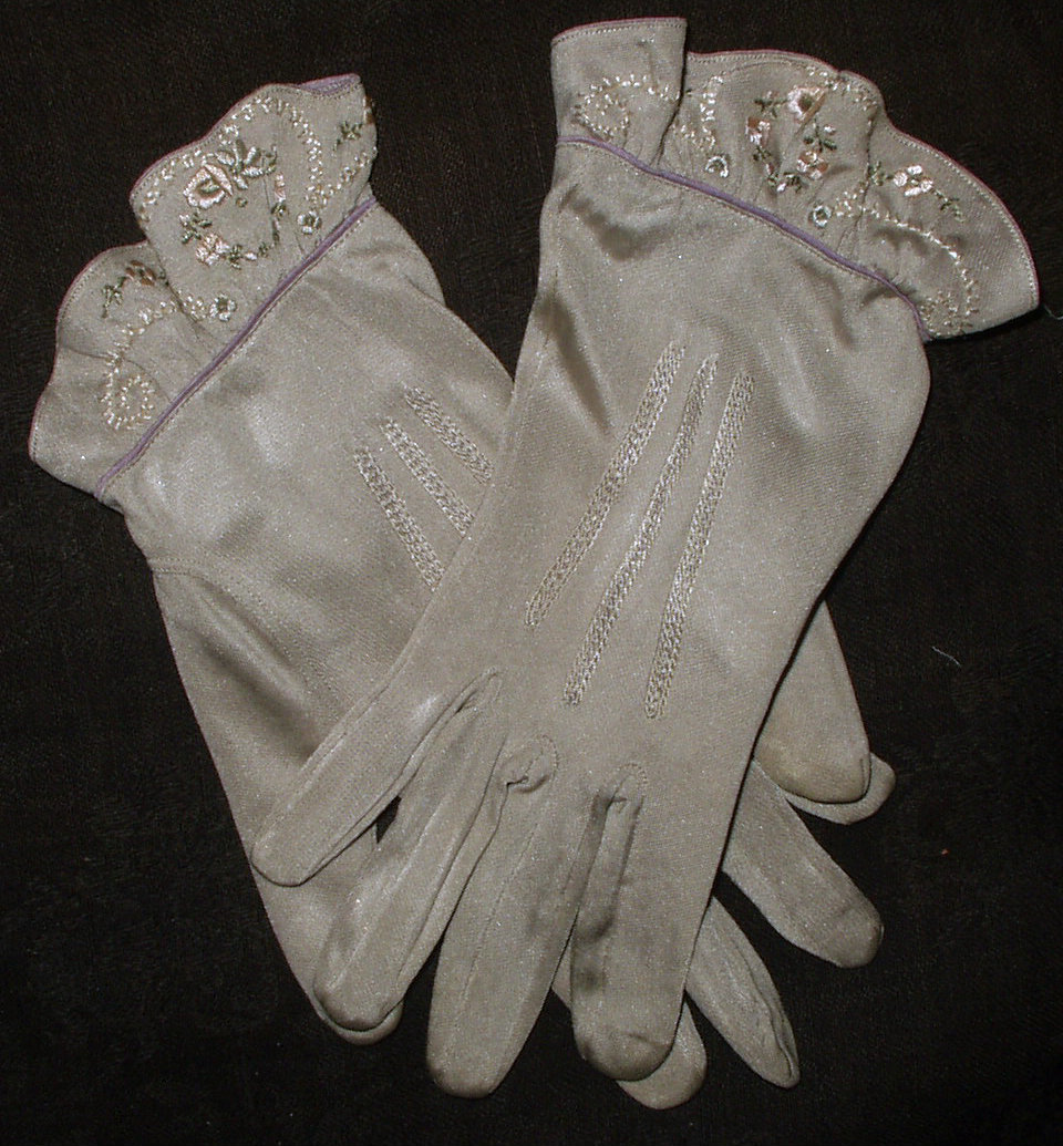 Vintage 1930 Silk Kayser Gloves Flower Embroidered Cuff Gray Lavender