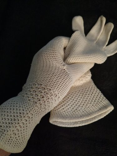 Old Hand Knitted Gloves Vintage 1930s Unworn Cream Color