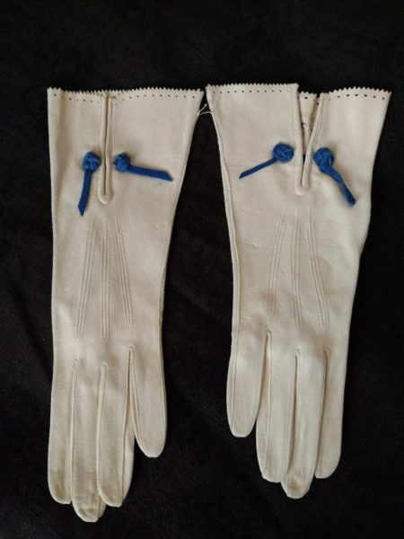 Vintage 1950s French White Suede Gloves Blue Trim Unworn Size 6 1/2