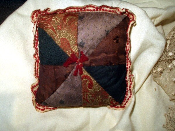 Antique Victorian Edwardian Silk Brocade Sewing Pin Cushion
