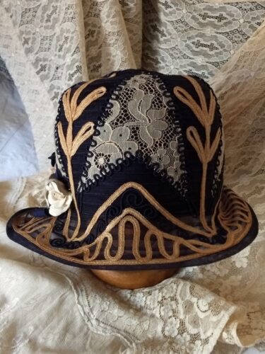 1920 Flapper Horsehair Straw Cloche Navy Tan Lace Fabric Flowers