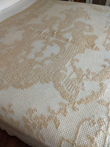 Edwardian 1920s Darn Knotted Net Fillet Coverlet Tablecloth Cherubs Handmade