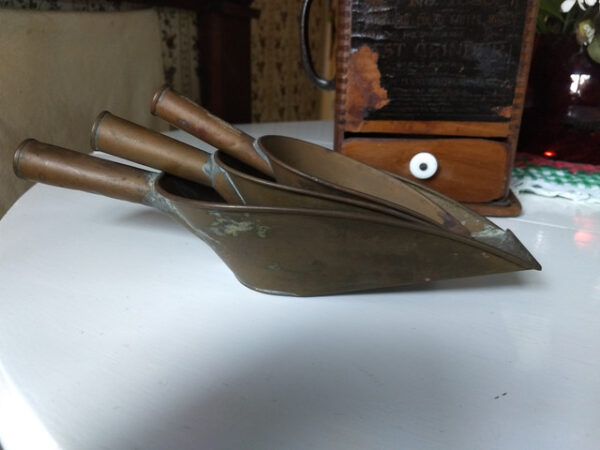 Antique Set of 3 Brass Scoops General Store Measuring Shovel Graduated Size