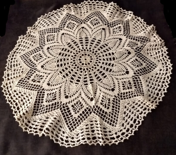 Crochet Lace Table Topper Doily Pineapple Vintage 1940s 1950s
