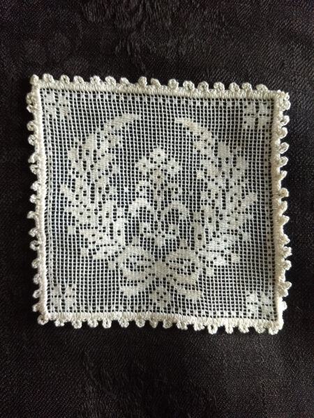 Doily Darn Net Lace Wreath Flower Square Mat Inset Crochet Edge