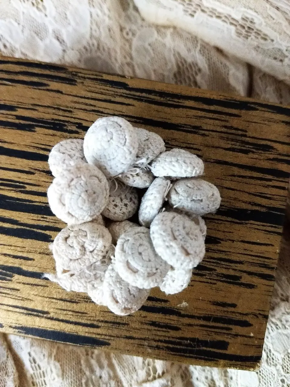 18 Victorian Crochet Thread Buttons White Authentic Old 19th Century Textile