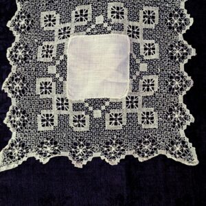 Victorian 1900 Linen Center Handkerchief Drawn Thread Lace
