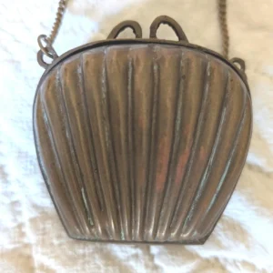 Vintage Art Deco Brass Clamshell Coin Purse Velvet Lining & Wrist Chain 1920s–1930s