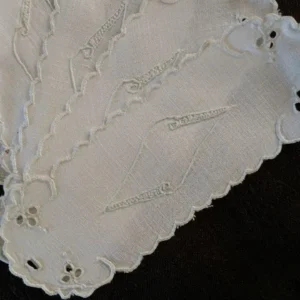 5 Linen Cloth Napkin Holder Rings Cutwork Embroidery Motif Vintage 1920s