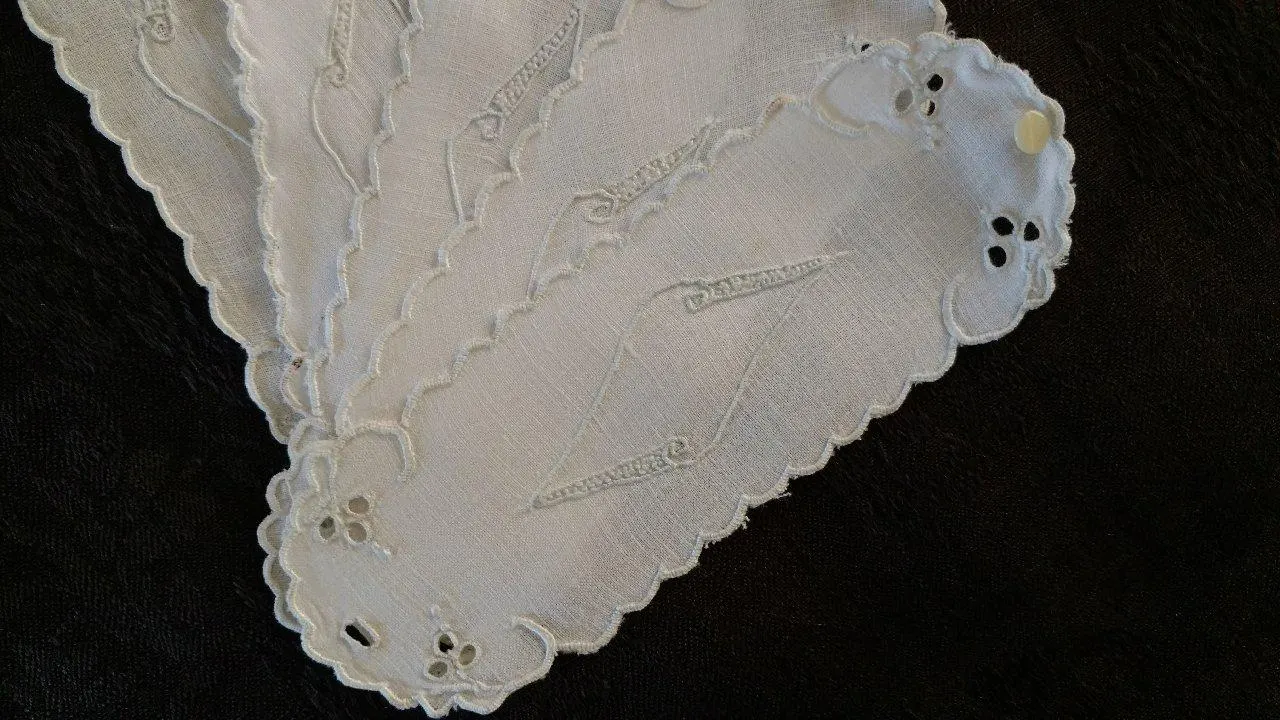 5 Linen Cloth Napkin Holder Rings Cutwork Embroidery Motif Vintage 1920s