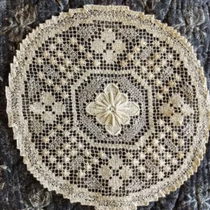 Hand Knotted Table Doily Darn Net Filet Lacis 1920's Vintage