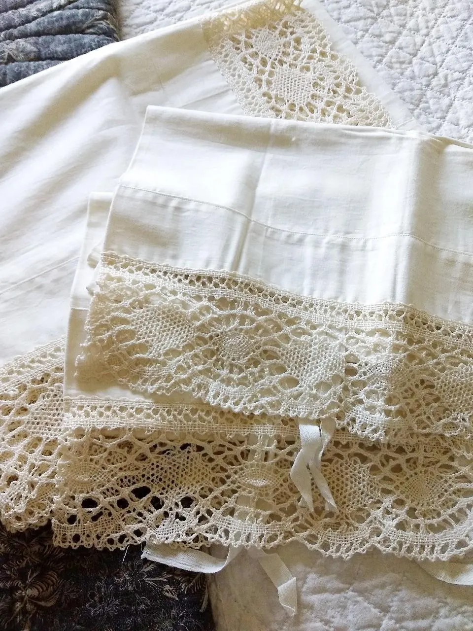Edwardian Bobbin Lace Pillowcase Set: Vintage Cotton Bedding