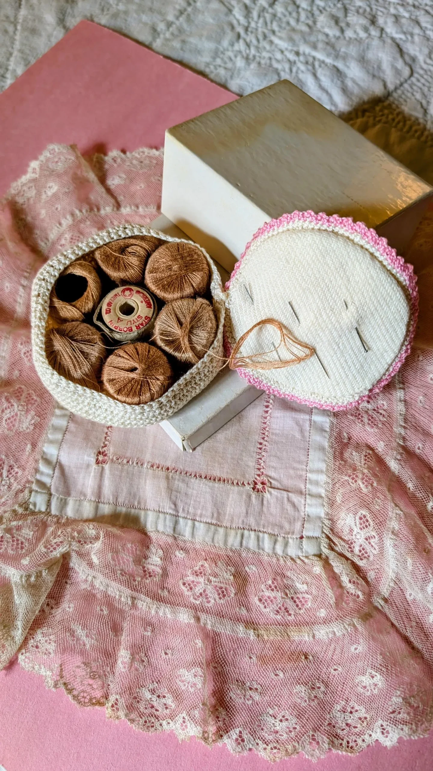 Handmade Crochet Sewing Case For Darning Thread Vintage 1930's 1940's