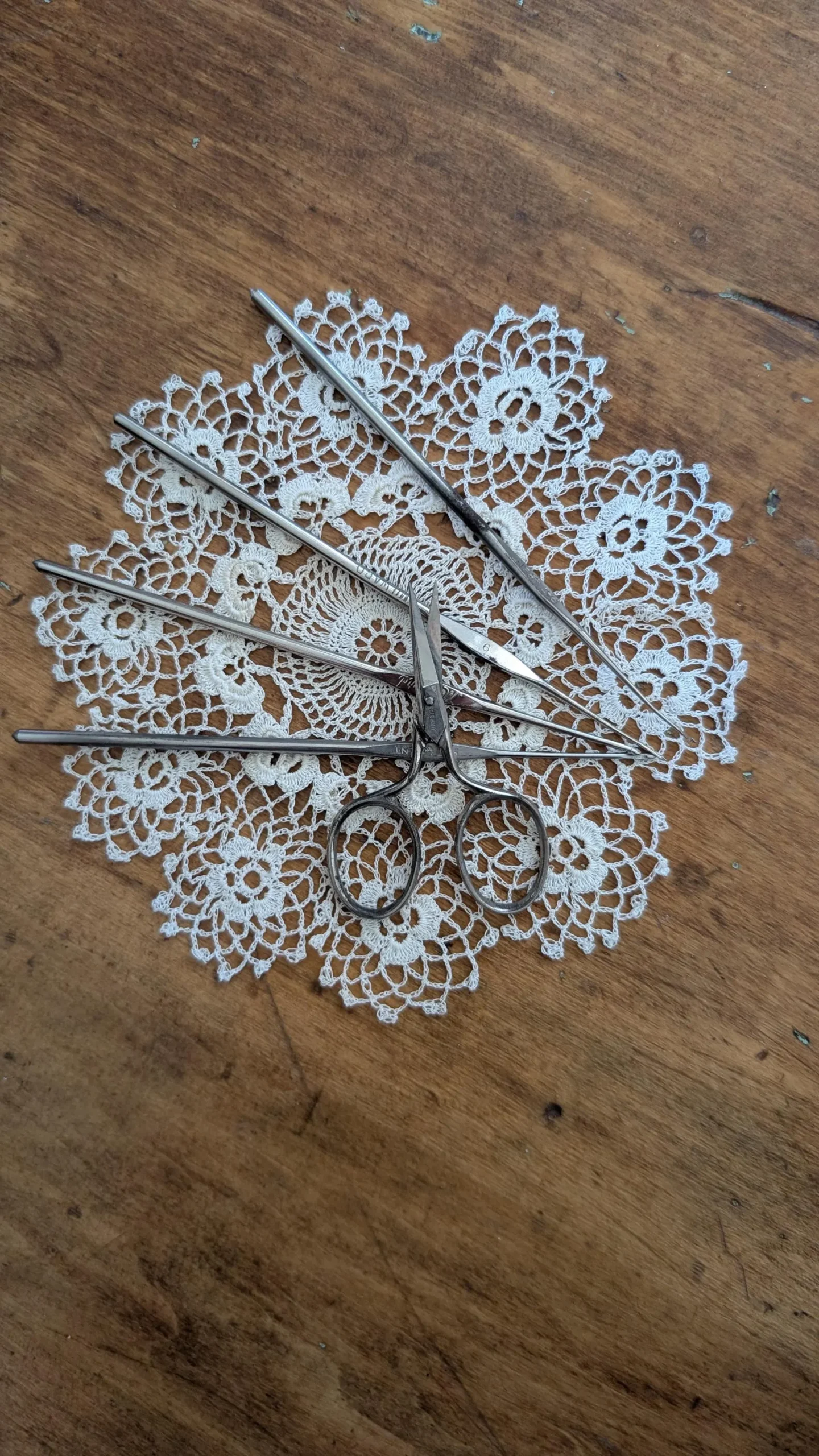 Antique Irish Crochet Doily - Tiny Steel Hooks & Embroidery Scissors, 1930s Sewing Notions, Milward