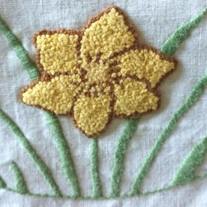Vintage 1940s Daffodil Runner Stump Work Embroidery Table Doily Crochet Edging
