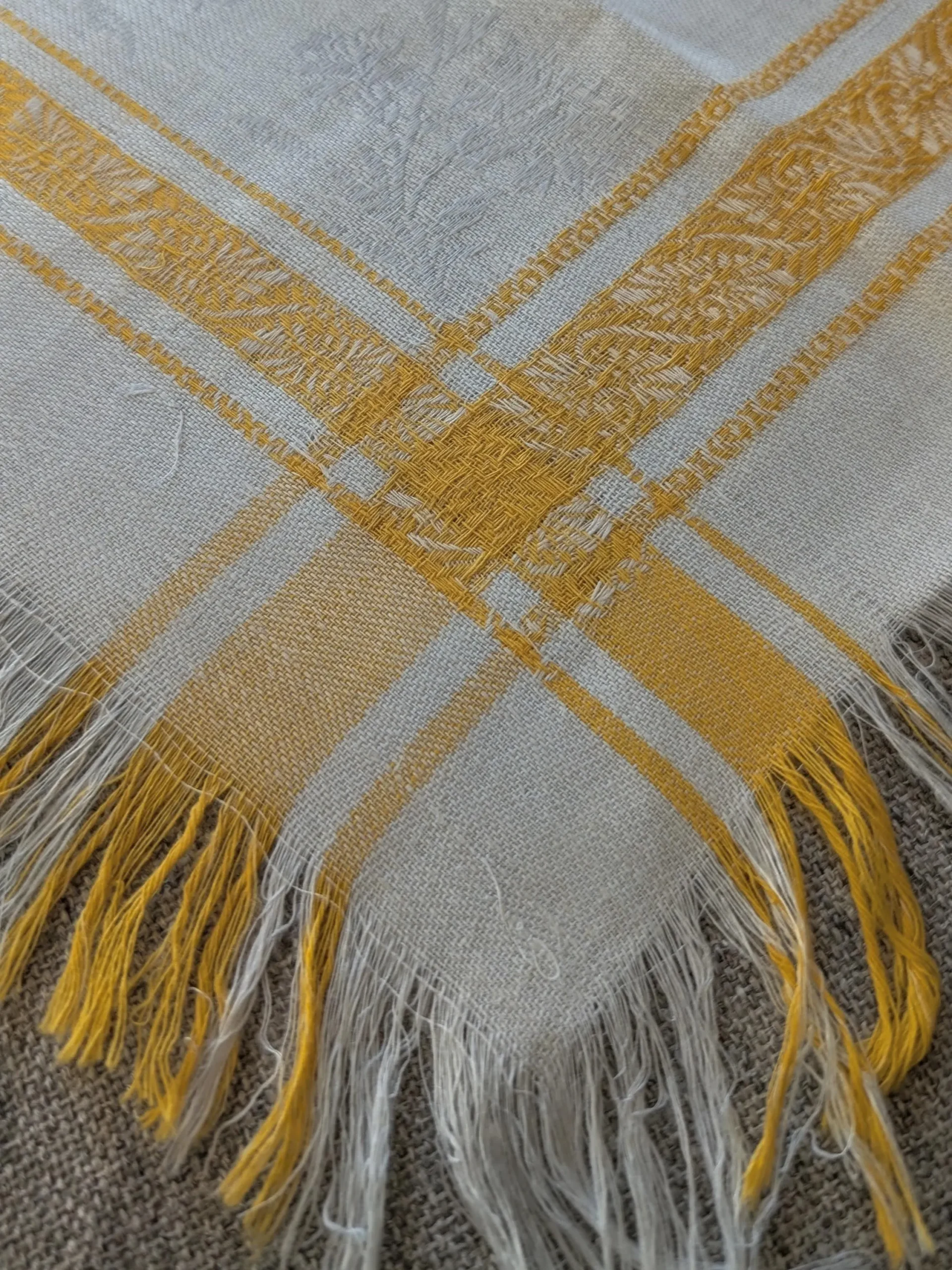 4 Antique Napkins Victorian Damask Plaid with Fringe – Gold & Cream Linen 1900s Table Linens